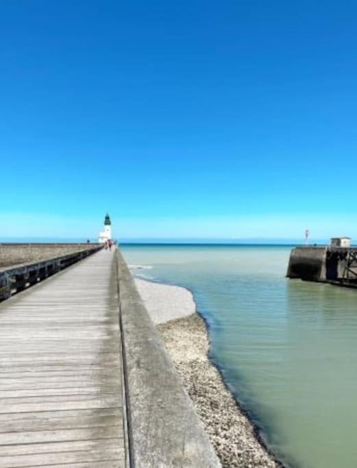 Logement A Deux Pas De La Plage Et Des Commerces 勒特雷波尔 外观 照片
